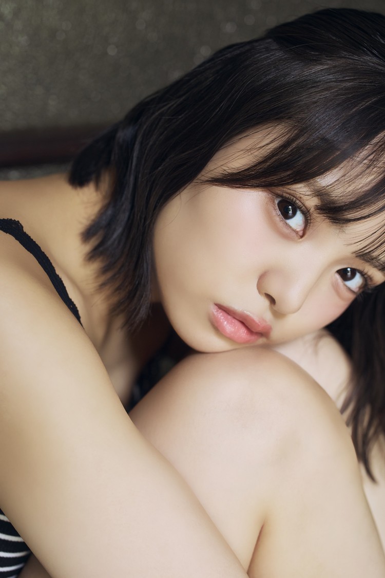 織莉叶FLASHアザーカット (C)光文社/週刊FLASH 写真◎後野順也