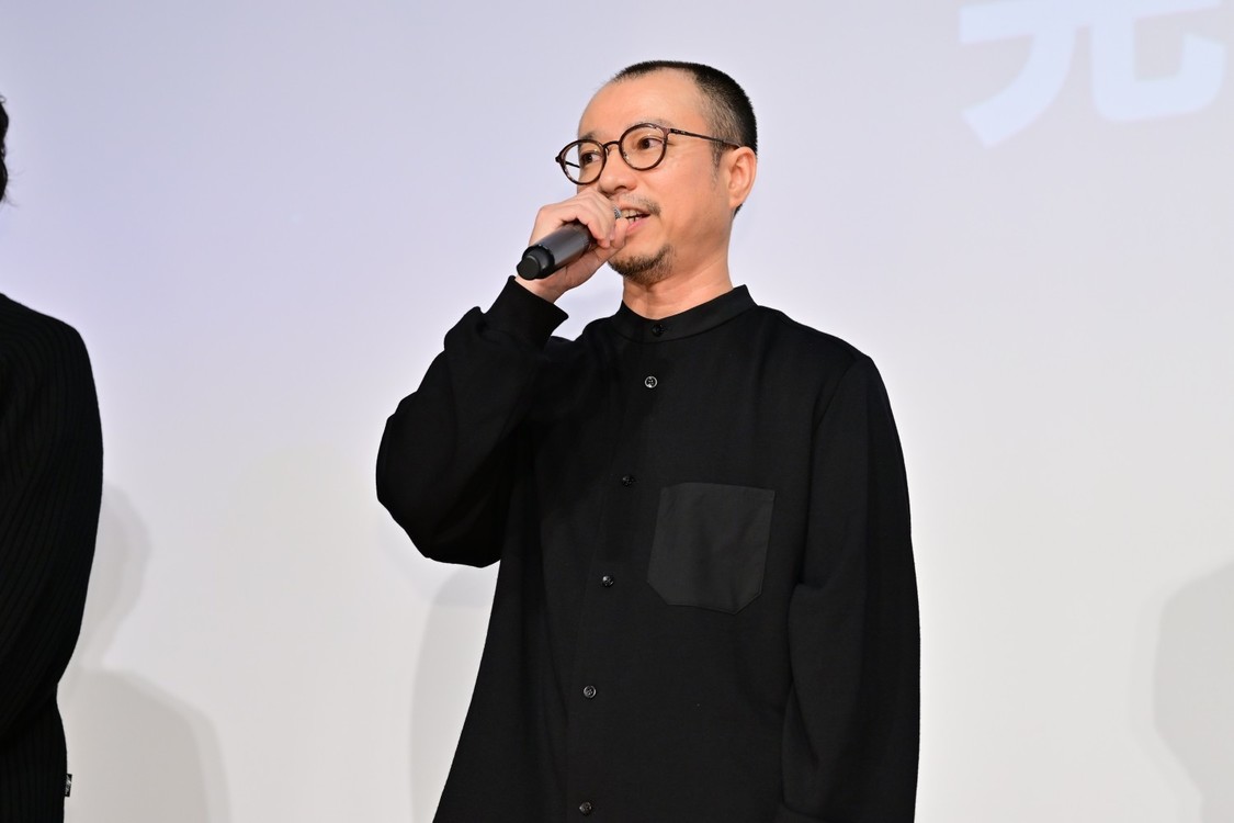 森本晶一監督　©2026「見上げてごらん」製作委員会