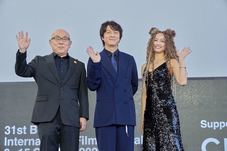 ©2026 映画「薔薇の鎖」製作委員会