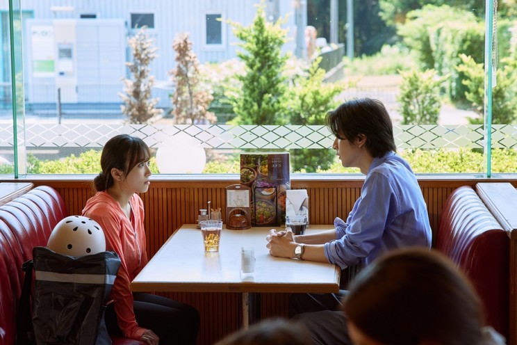 ©「私がひとりで生きてくなんて」製作委員会
