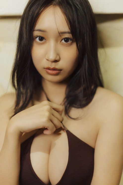 溝端葵「BLT MONSTER Round 10」（東京ニュース通信社刊） 撮影／横山マサト