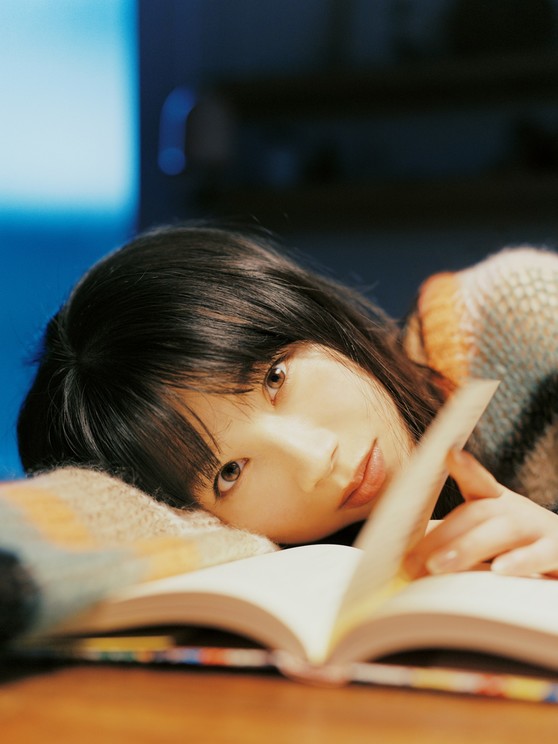 『石田亜佑美カレンダー2027』 撮影／野口花梨