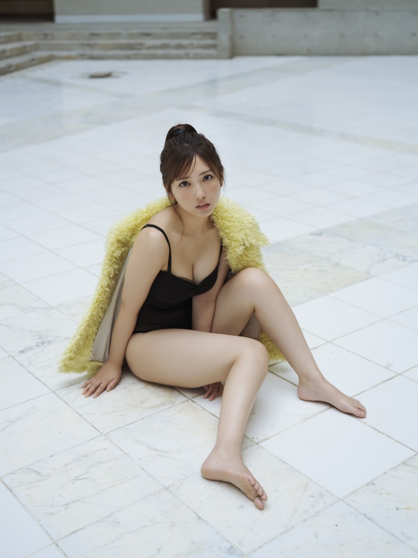 「BLTISM VOL.1」（東京ニュース通信社刊）撮影／HIROKAZU