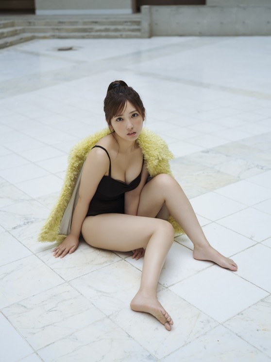 「BLTISM VOL.1」（東京ニュース通信社刊）撮影／HIROKAZU