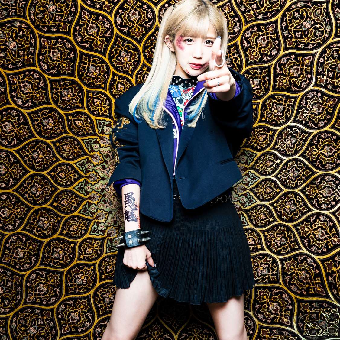 「BADSENSE」より