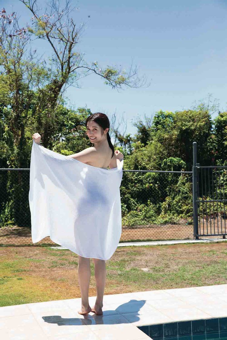 CHERRSEE MIYU 1st写真集『Birth』より