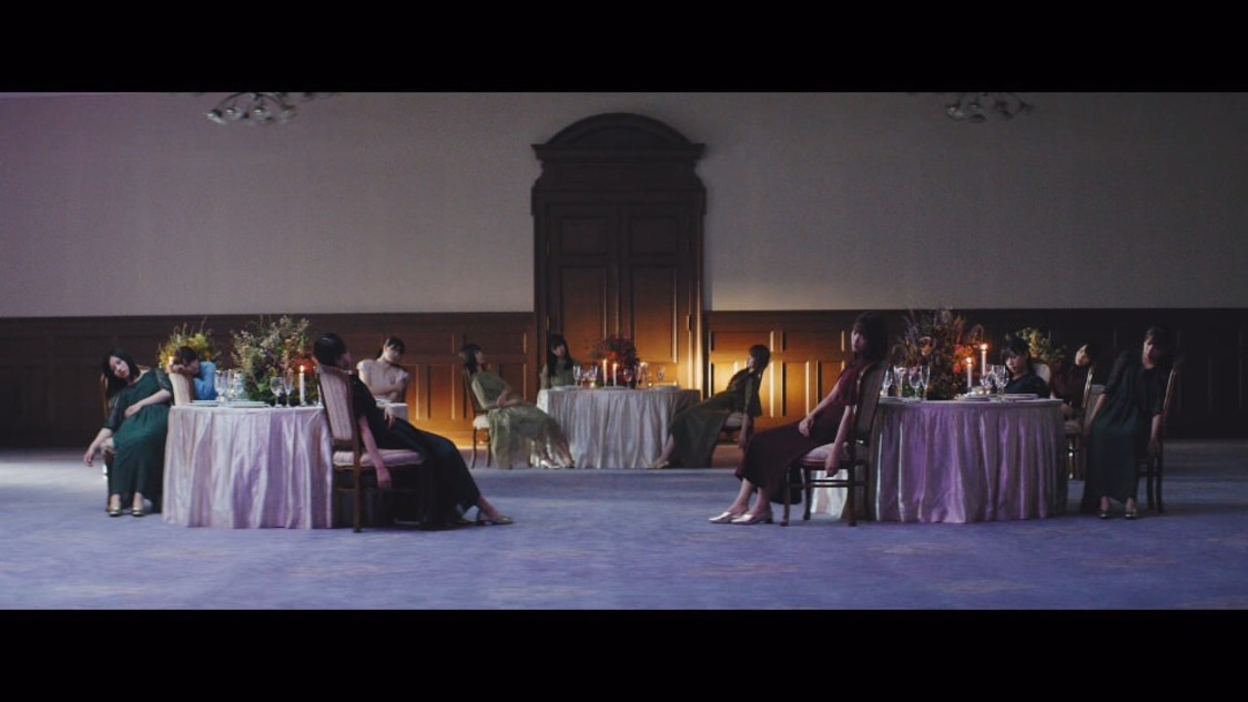 日向坂46「こんなに好きになっちゃっていいの？」MVより