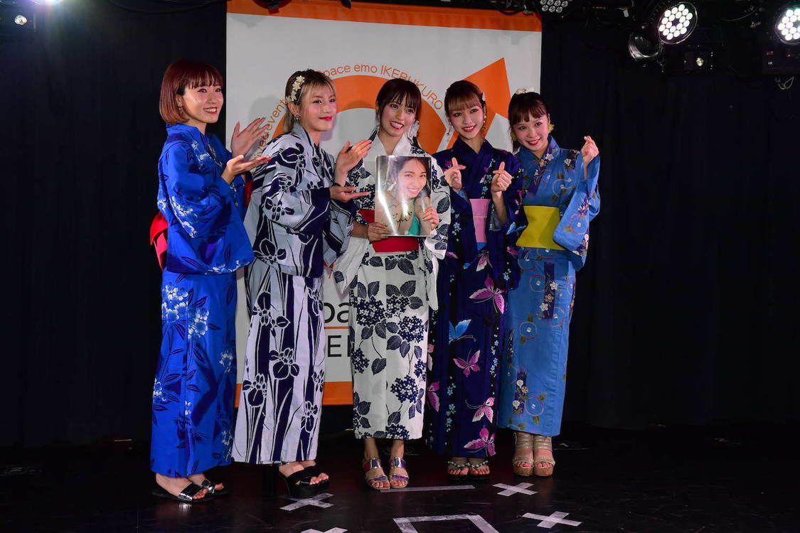 CHERRSEE MIYU1st写真集『Birth』発売記念ミニライブ｜Space emo 池袋（2019年9月1日）