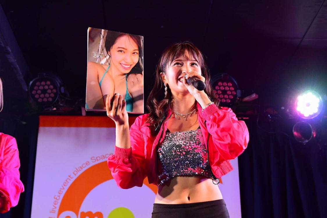 CHERRSEE MIYU1st写真集『Birth』発売記念ミニライブ｜Space emo 池袋（2019年9月1日）