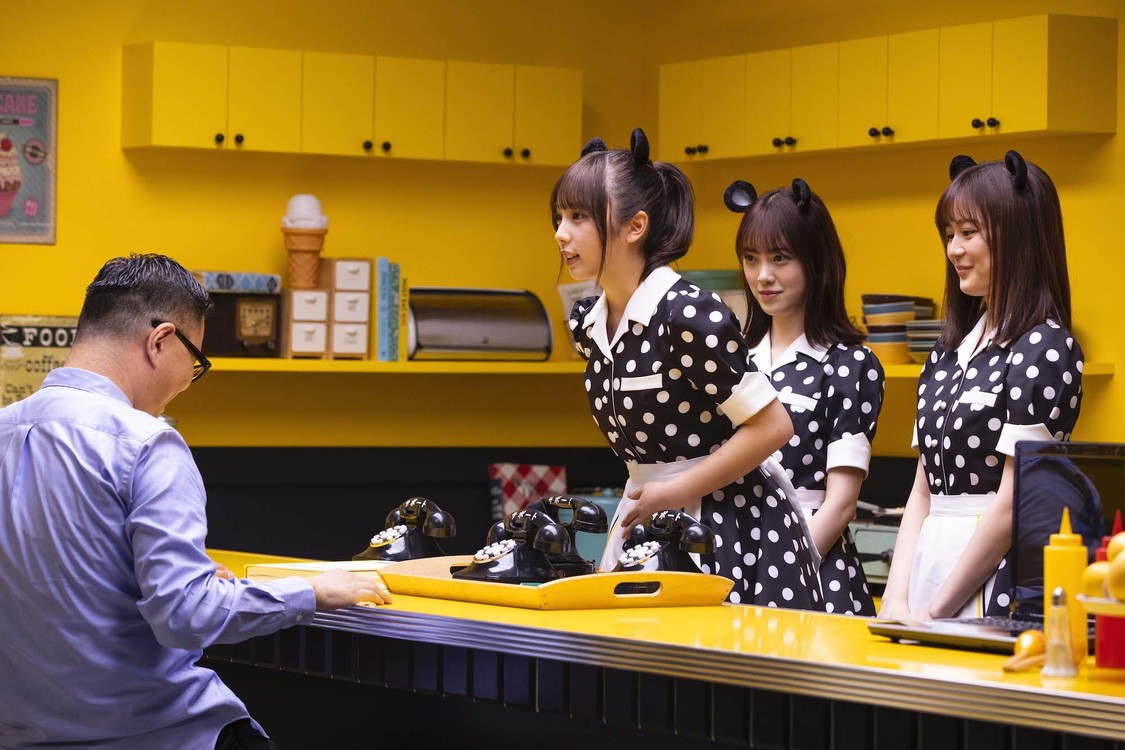 左からシソンヌ長谷川忍、与田祐希、堀未央奈、生田絵梨花（乃木坂46）