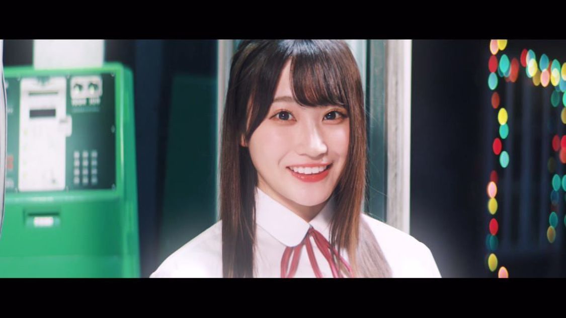 日向坂46「ママのドレス」MVより