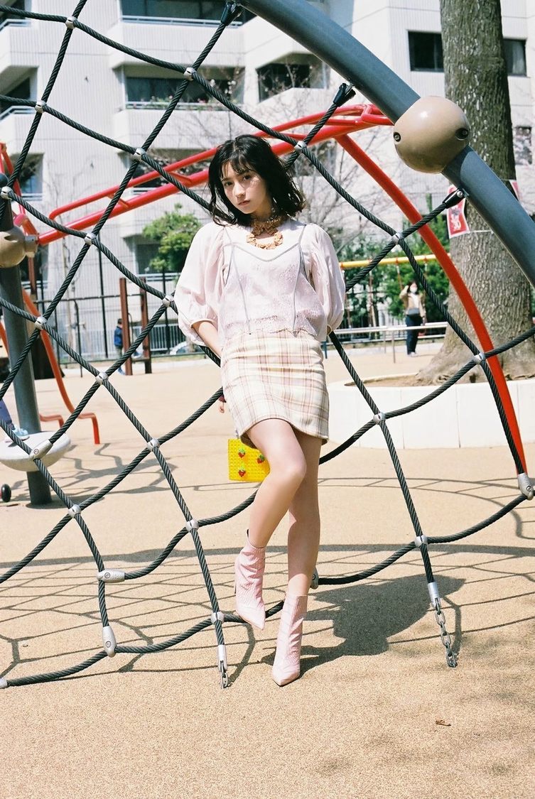 桃月なしこ©︎Shiori Ikeno/bis