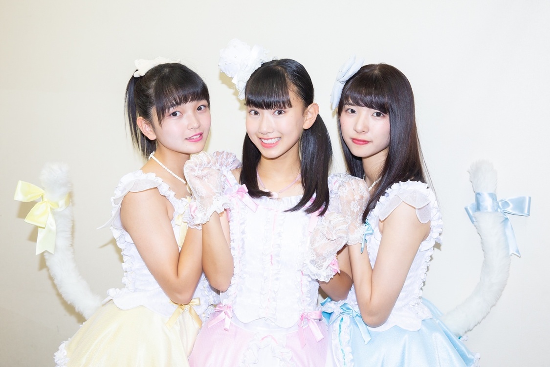 左から、福留光帆、徳永羚海、蒲地志奈（C)AKS