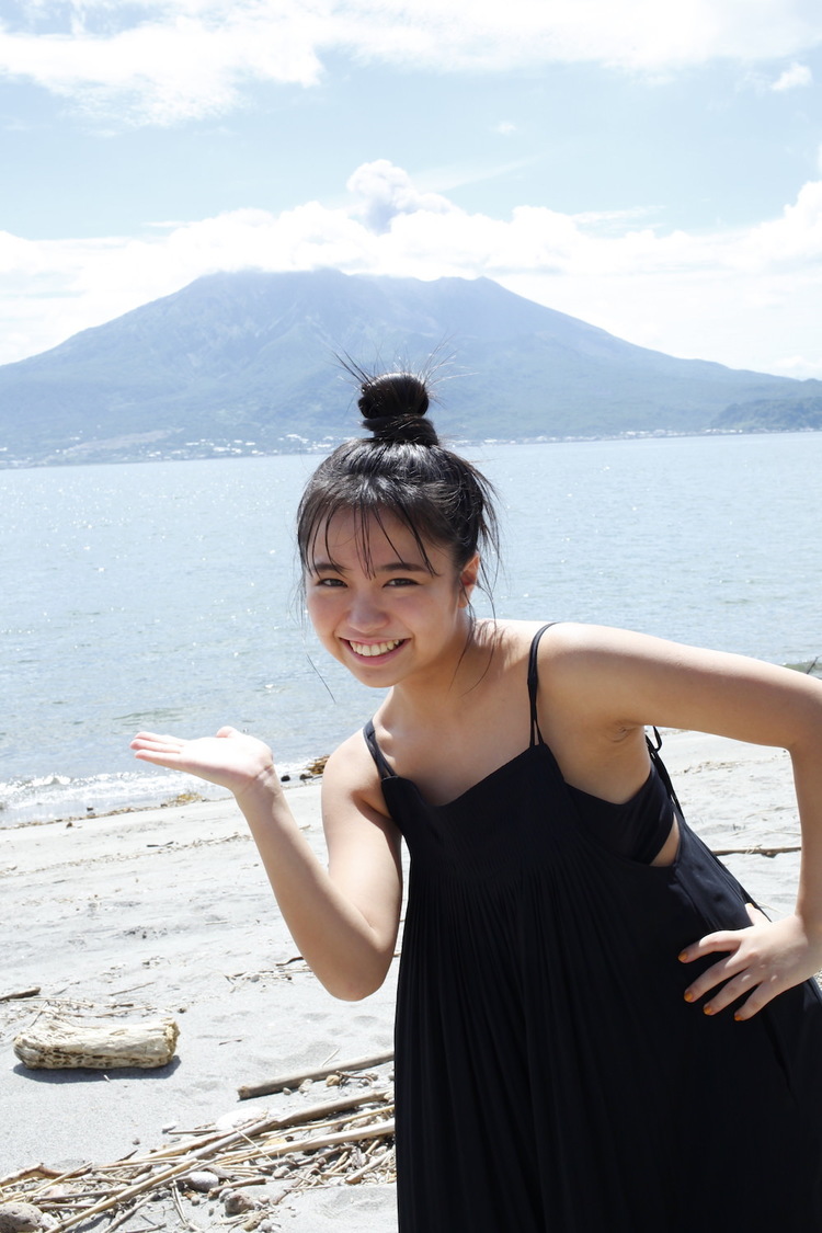 大原優乃2nd写真集『吐息』より