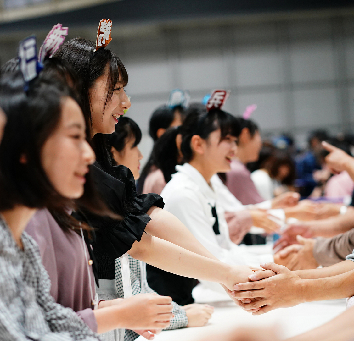 ＜AKB48 56th シングル「サステナブル」劇場盤発売記念大握手会＞ⒸAKS