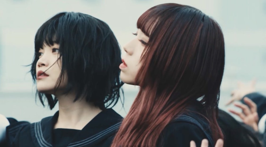 BiSH「KiND PEOPLE」MVより
