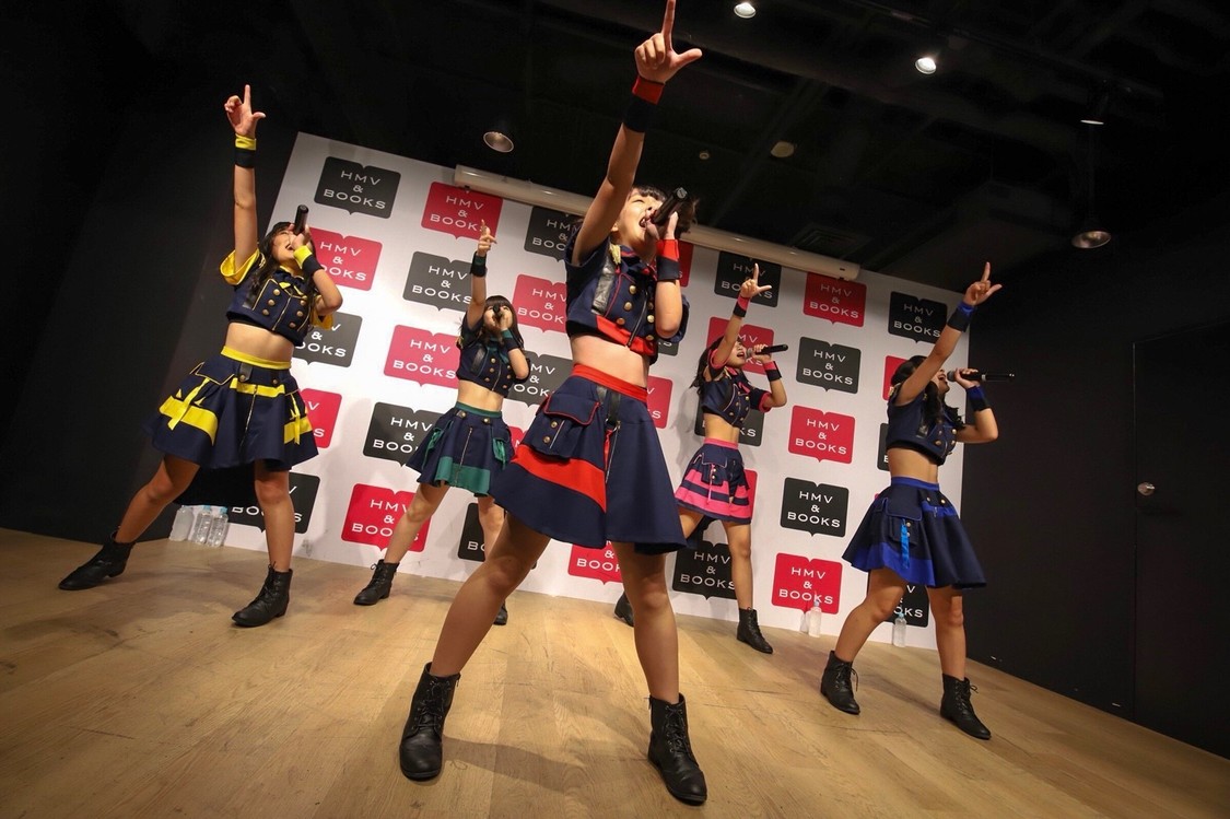 Lily of the valley、大阪HMV&BOOKS SHINSAIBASHIデビューライブより