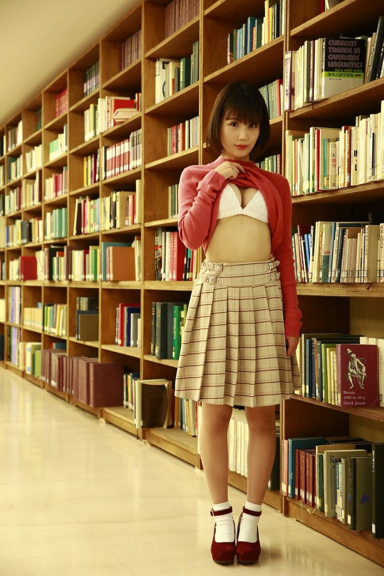 日向はな『週刊SPA！』11月19日号より