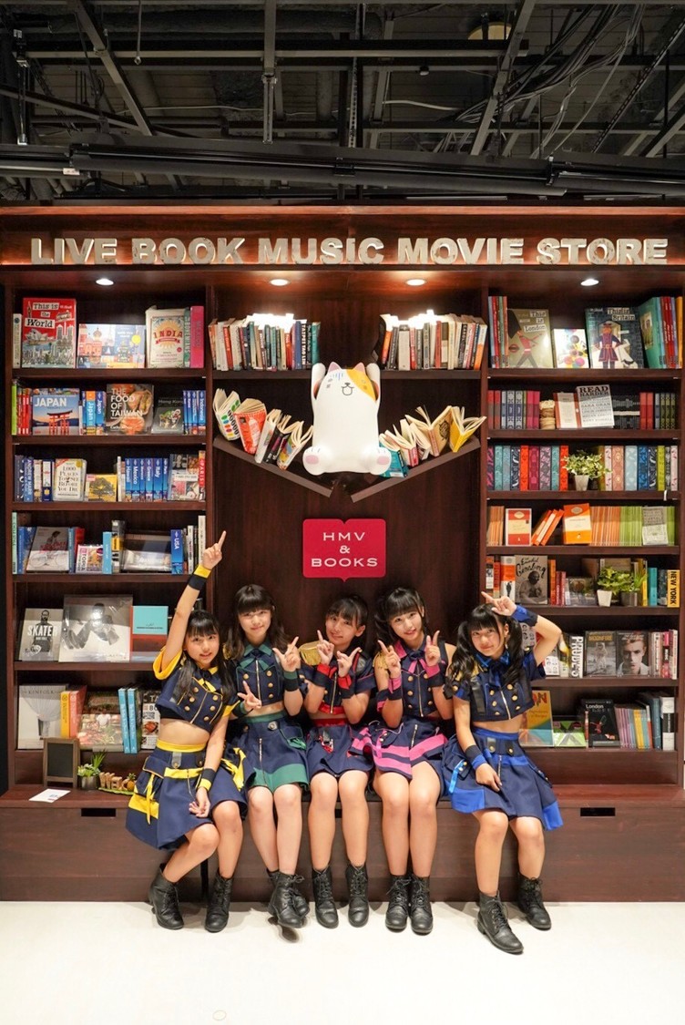 Lily of the valley、大阪HMV&BOOKS SHINSAIBASHIデビューライブより
