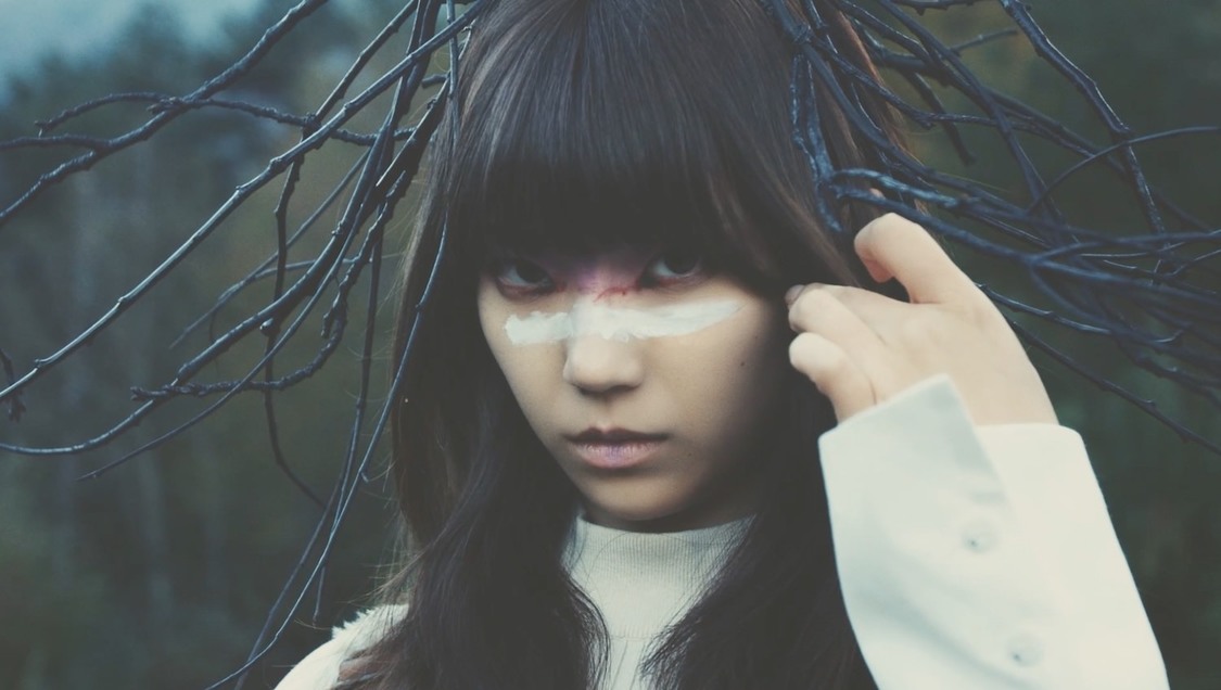 EMPiRE「WE ARE THE WORLD」MVより