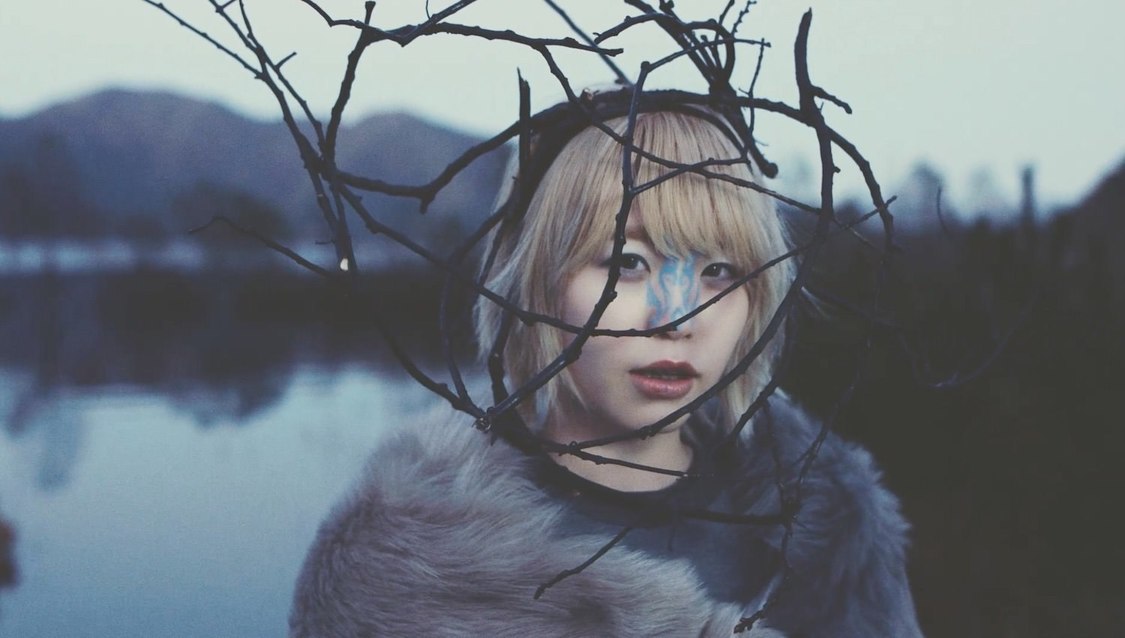 EMPiRE「WE ARE THE WORLD」MVより