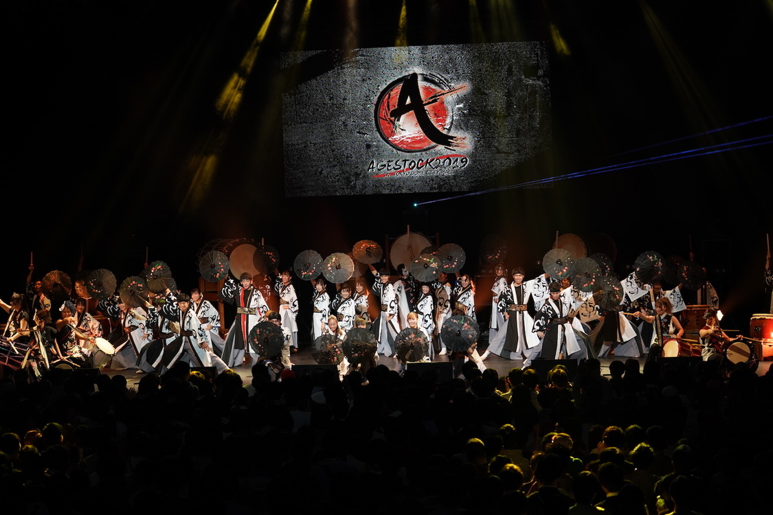 学生パフォーマーによるオープニングステージ  和×ダンスミュージック