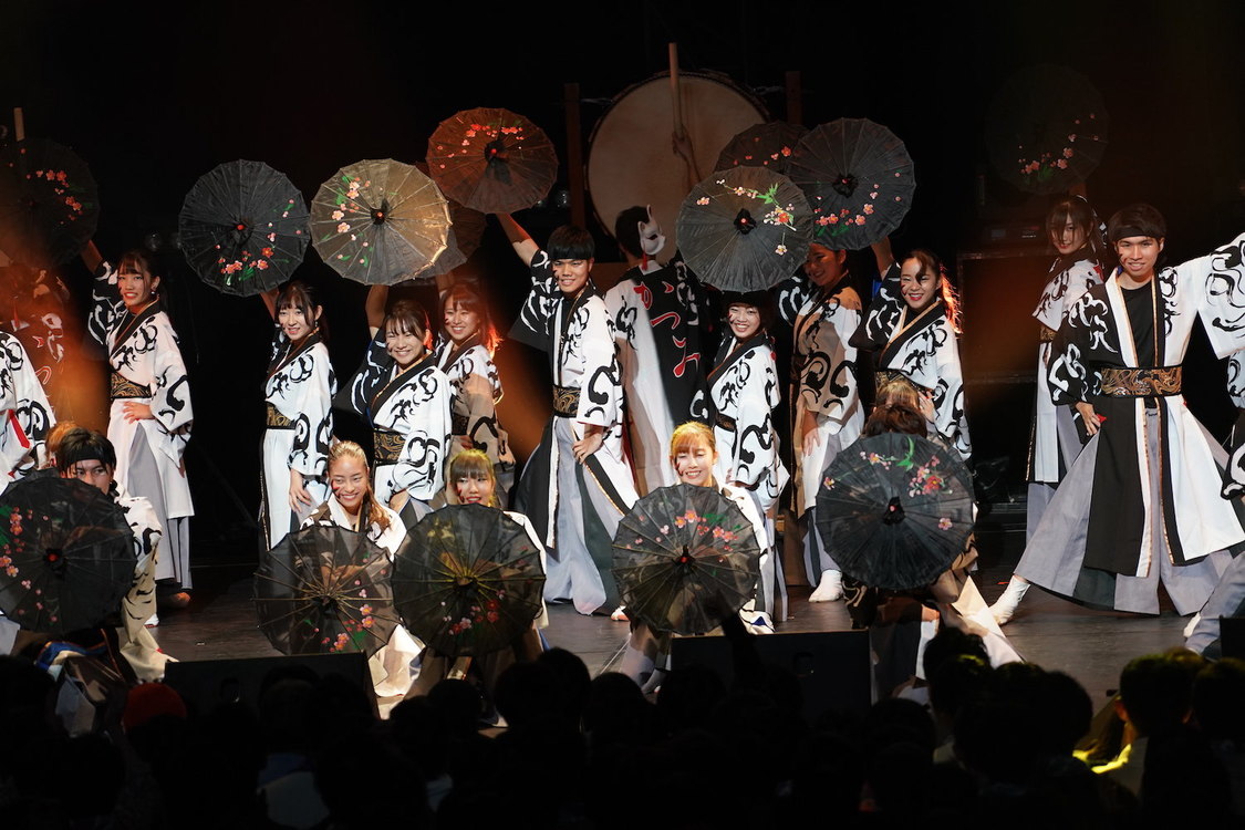 学生パフォーマーによるオープニングステージ  和×ダンスミュージック