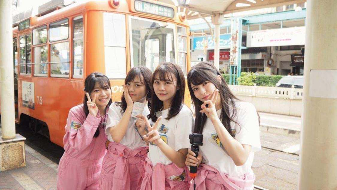 写真左から、高岡薫（愛媛）、春本ゆき（徳島）、立仙愛理（高知）、行天優莉奈（香川）／(c)AKS