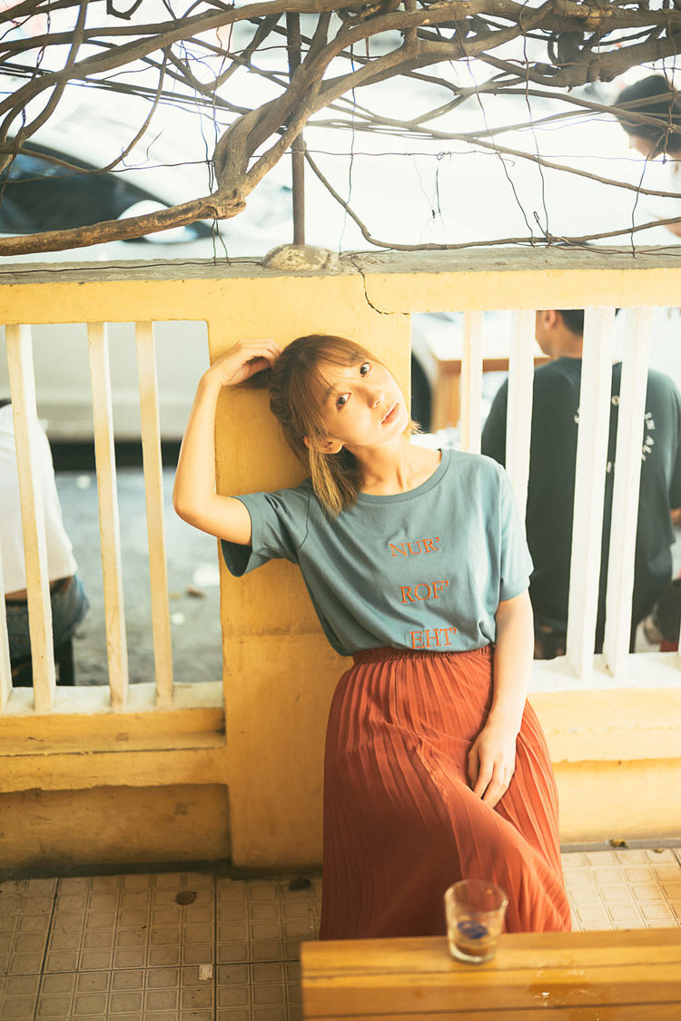 『飯田里穂写真集（仮）』（東京ニュース通信社刊）より