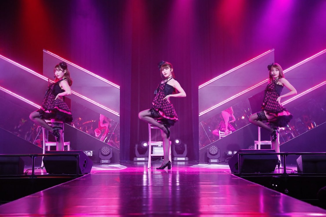 「誘惑のガーター」©AKS