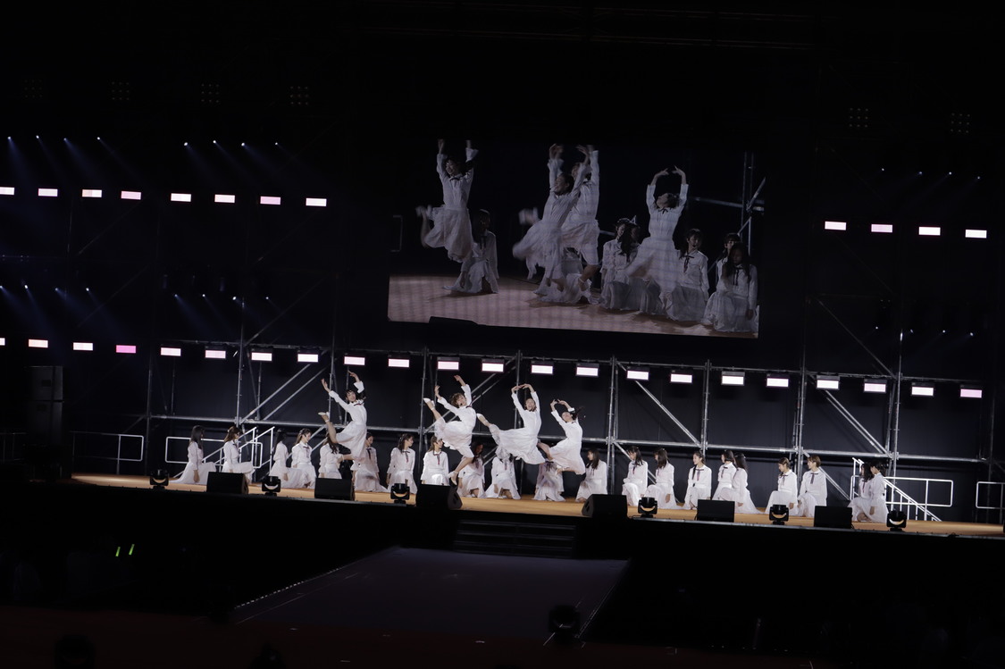 カレッジ・コスモス、初パフォーマンス