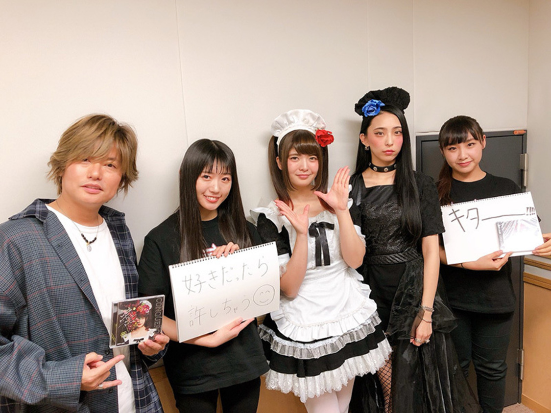 左から：森久保祥太郎、小鳩ミク、Kotono、SAIKI、Hina