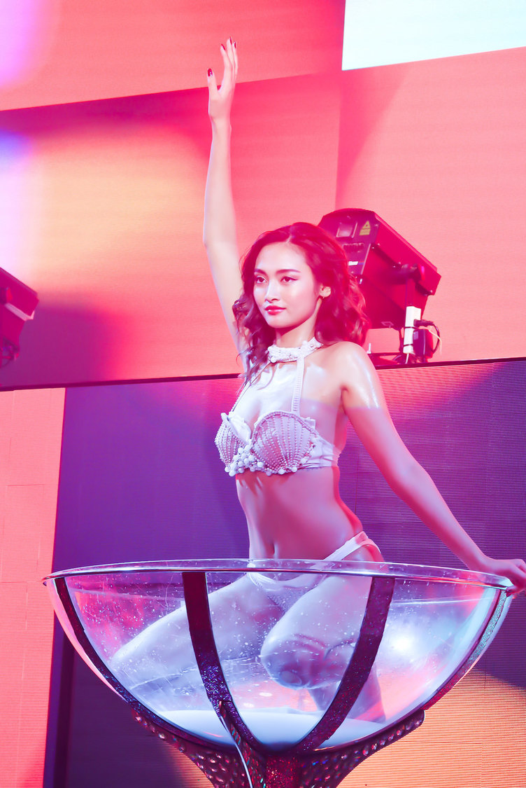 ＜香川沙耶バーレスクショー＞バーレスク東京（12月7日）