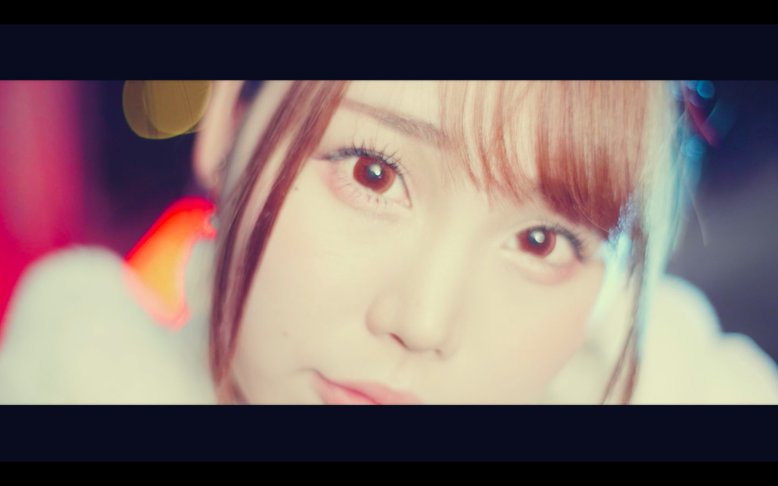 塚本舞「HOLY SNOW」MVより