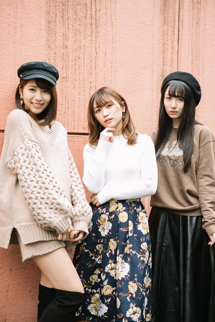 井上真由子、坂林佳奈、長尾しおり（SUPER☆GiRLS）