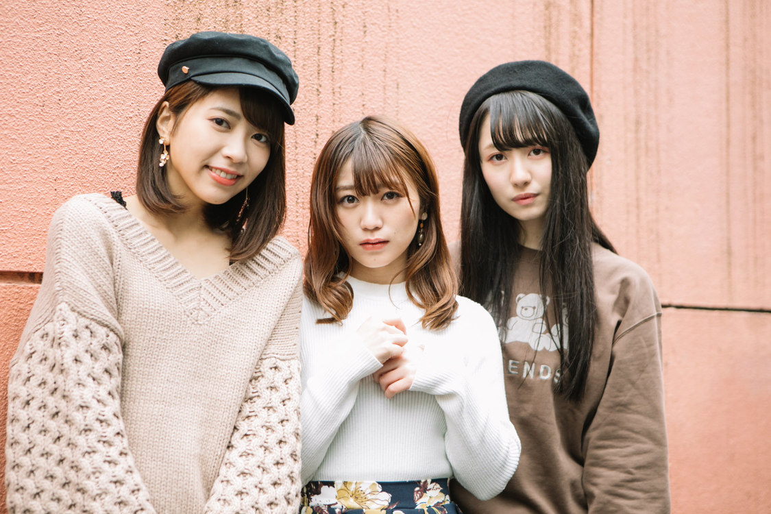 井上真由子、坂林佳奈、長尾しおり（SUPER☆GiRLS）