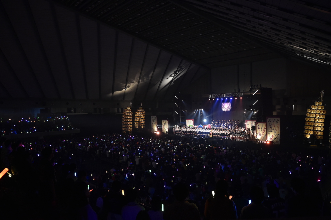 ＜私立恵比寿中学秋田分校～この町と人と学芸会が好きだから～＞より