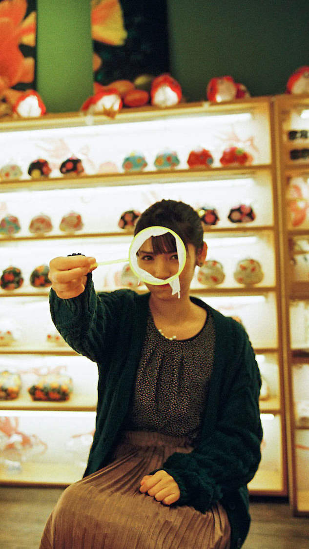 金魚すくいに挑戦｜道重さゆみ「いいスマホは、OCN モバイル ONE。」キャンペーン