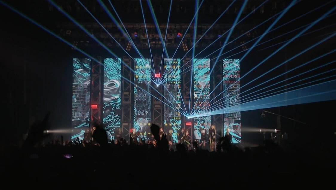 EMPiRE「Have it my way」ライブ映像より