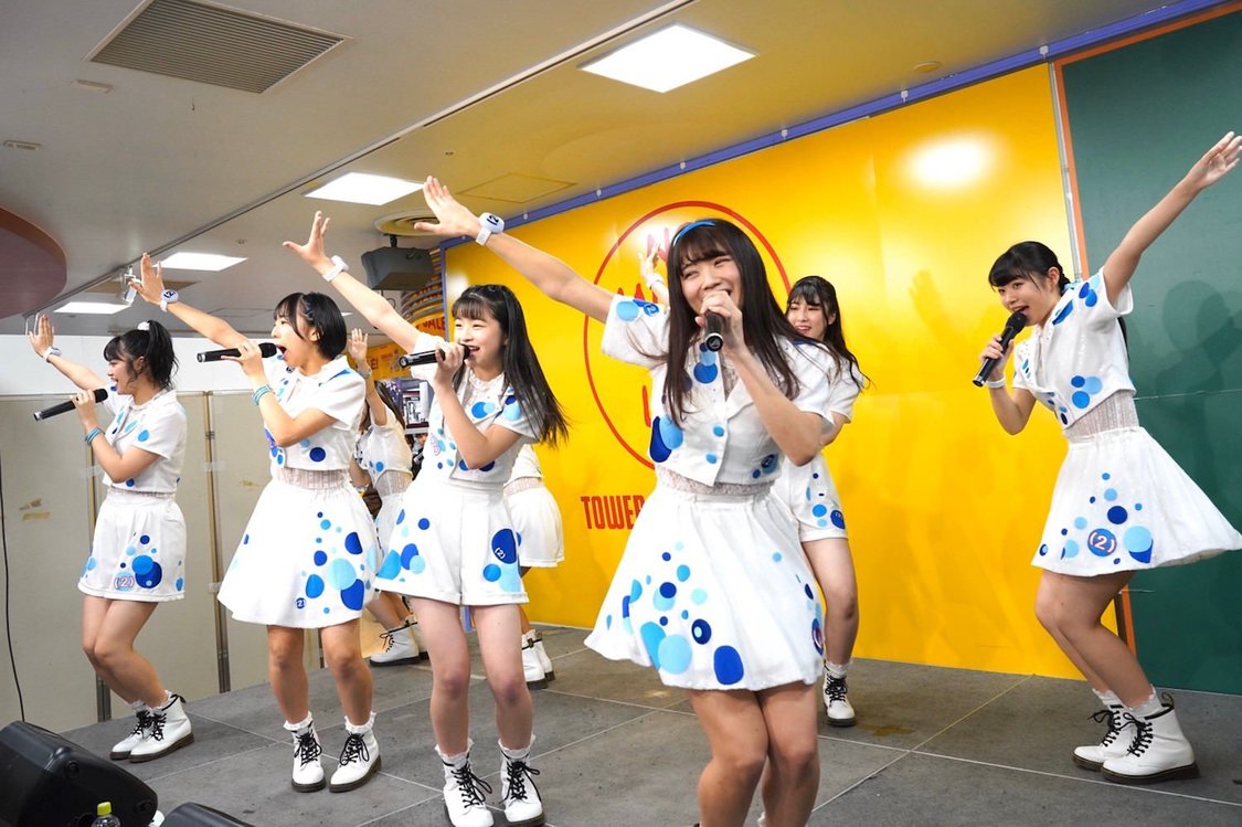 アップアップガールズ（２）＜「世界で一番かわいいアイドル/し・て・る・も・ん」リリースイベント＞タワーレコード八王子店（2019年12月22日）