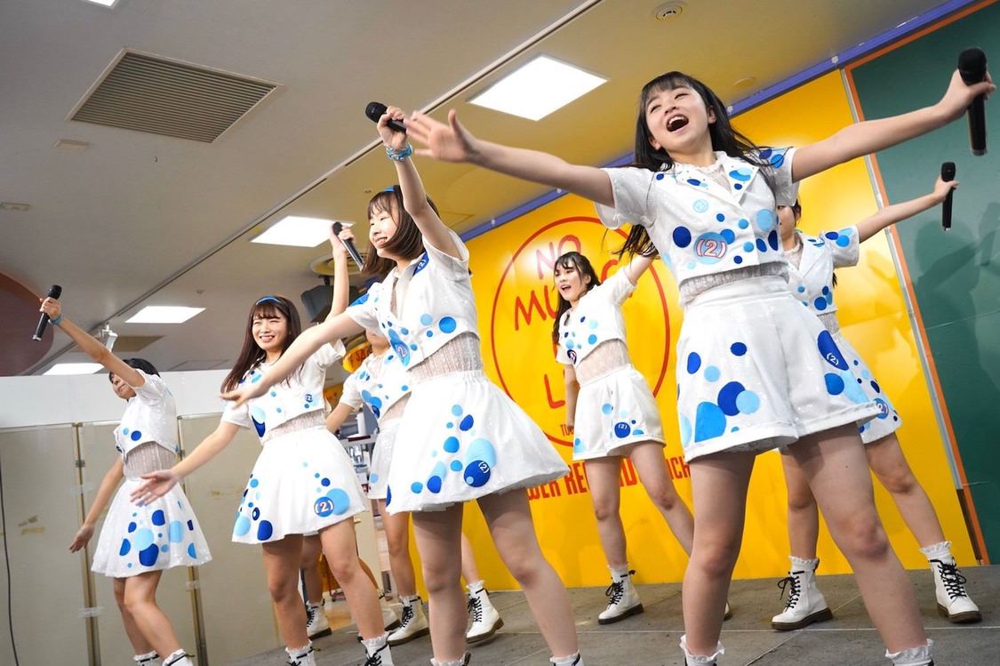 アップアップガールズ（２）＜「世界で一番かわいいアイドル/し・て・る・も・ん」リリースイベント＞タワーレコード八王子店（2019年12月22日）