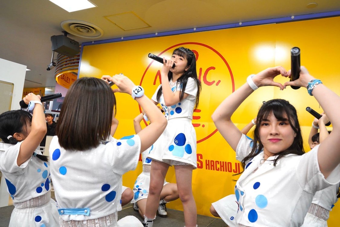 アップアップガールズ（２）＜「世界で一番かわいいアイドル/し・て・る・も・ん」リリースイベント＞タワーレコード八王子店（2019年12月22日）