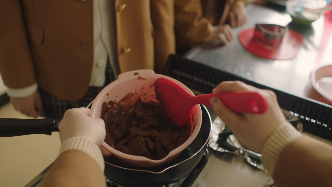 PiXMiX「チョコレート・リグレット」MVより