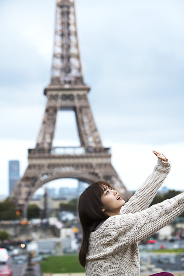 乃木坂46 山下美月1st写真集『忘れられない人』より（撮影／須江隆治）