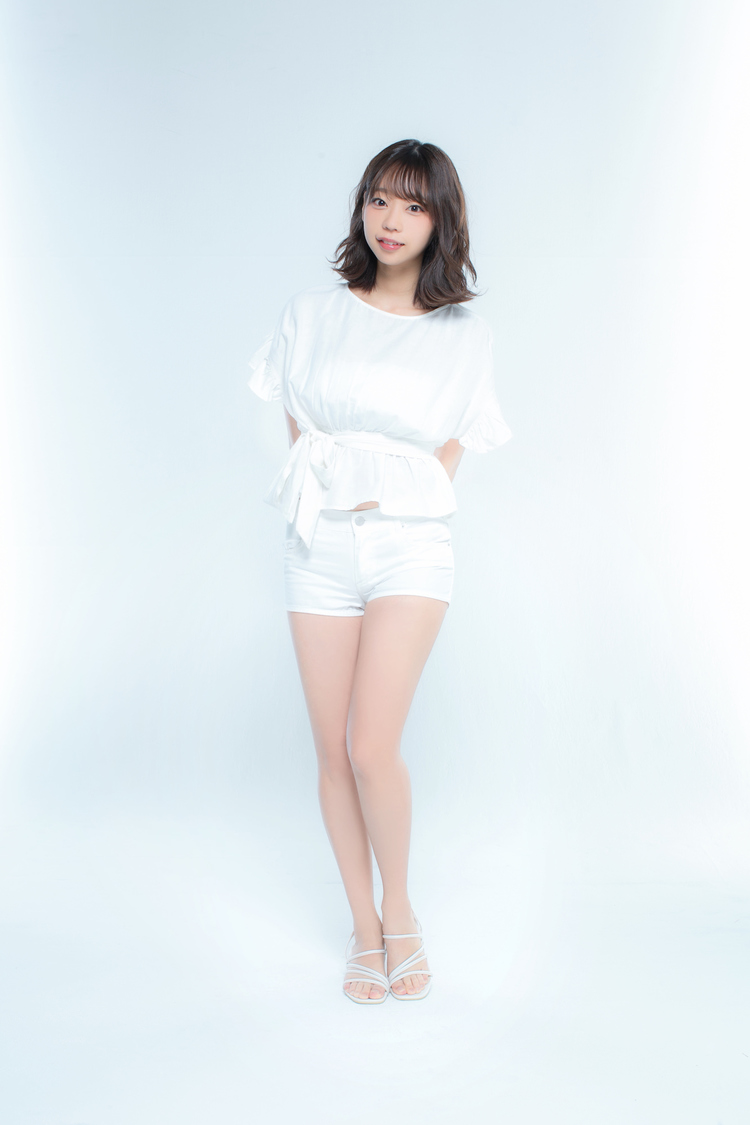 青山ひかる｜カメラマン (c)佐賀章広