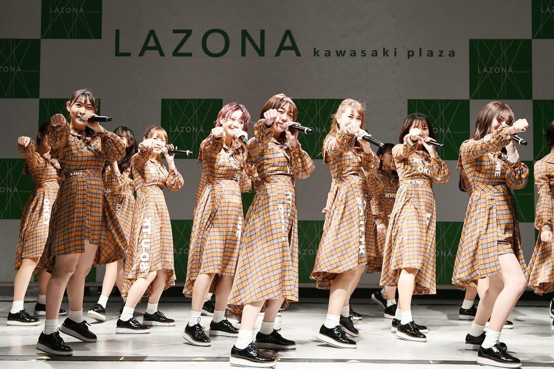 ＜26thシングル「ソーユートコあるよね？」発売記念イベント＞ラゾーナ川崎プラザ2F ルーファ広場 グランドステージ（2020年1月10日）