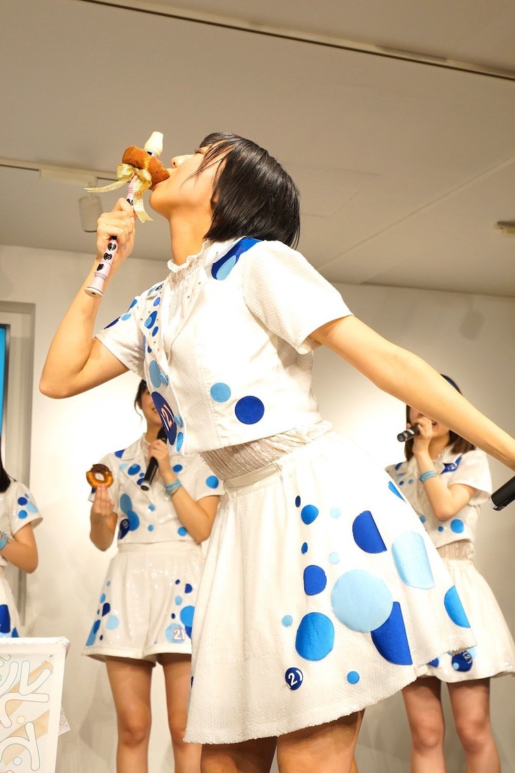 ＜「世界で一番かわいいアイドル/し・て・る・も・ん」リリース記念イベント＞新宿マルイメン8F屋内イベントスペース（2020年1月11日）