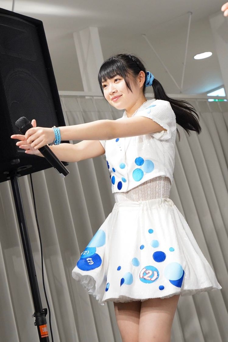 ＜「世界で一番かわいいアイドル/し・て・る・も・ん」リリース記念イベント＞新宿マルイメン8F屋内イベントスペース（2020年1月11日）