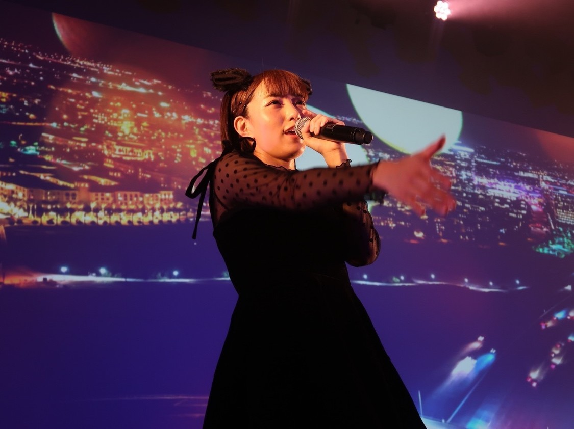 ＜Ultra kolme Halloween"Trick" and "Treat"＞より