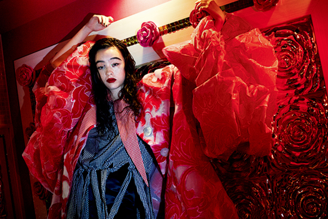 モトーラ世理奈／『装苑』 2020年3月号／撮影：蜷川実花